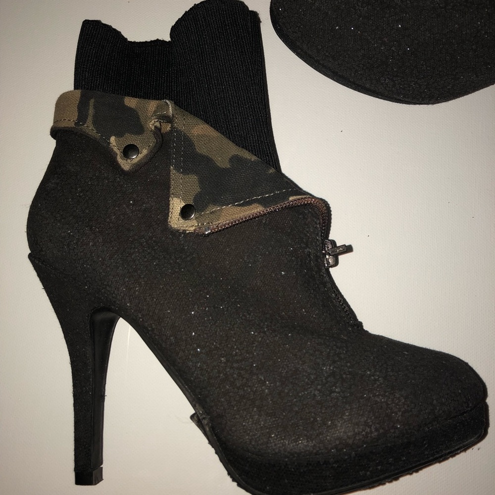 Camo & Glitter - perfection! 👠
